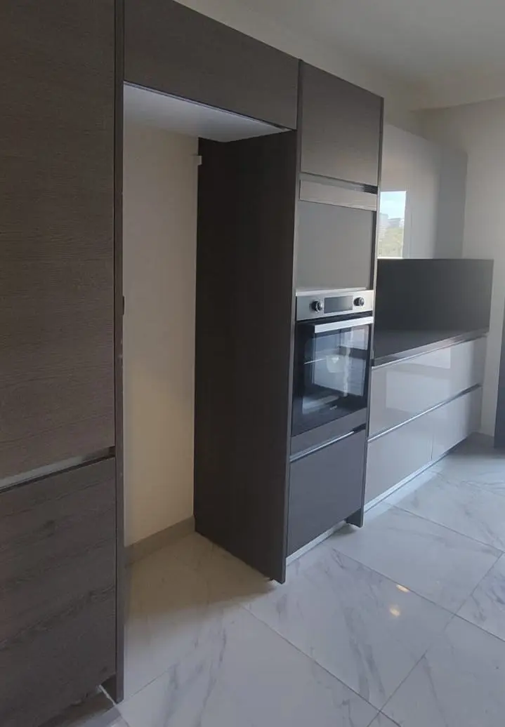 Fitted kitchen